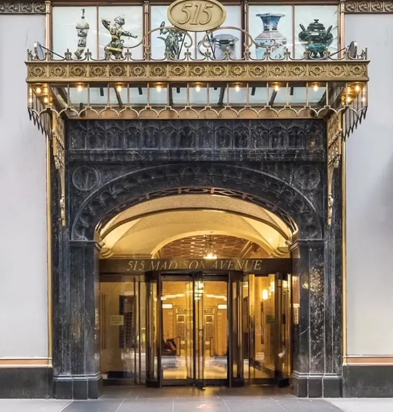 Entrance to 515 Madison Avenue